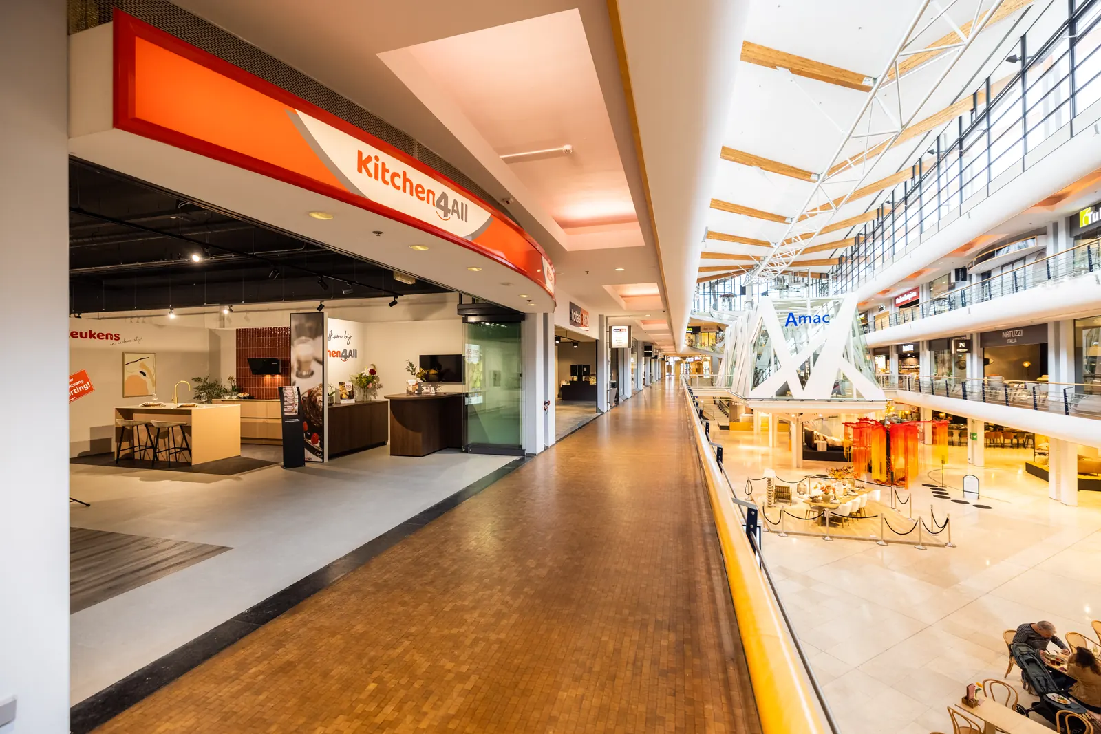 Winkelfront van Kitchen4All Rotterdam in het overdekte woonwinkelcentrum